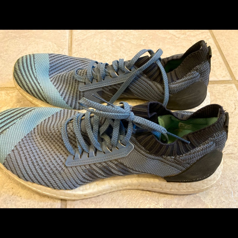 Adidas X Parley Carbon Ultraboost Women’s 10, 43 1/2